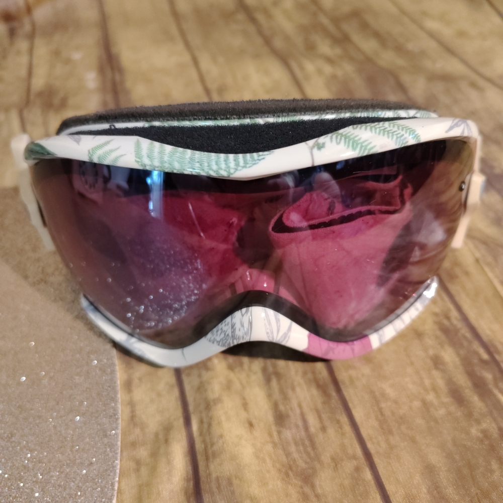 SMITH Pink Mirrored Lens Snow Goggles with White Leaf-Pattern Frame